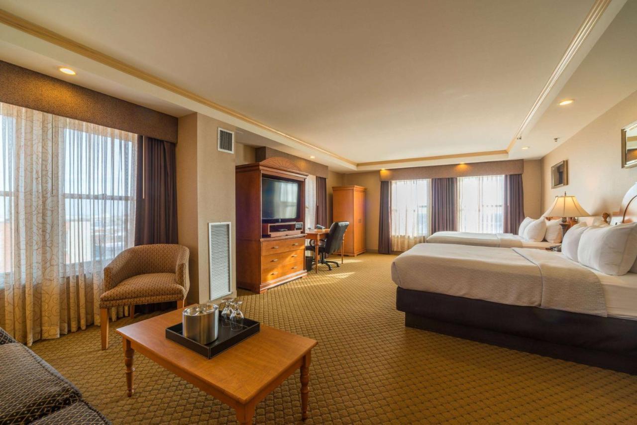 Ambassador Hotel Milwaukee, Trademark Collection By Wyndham Экстерьер фото