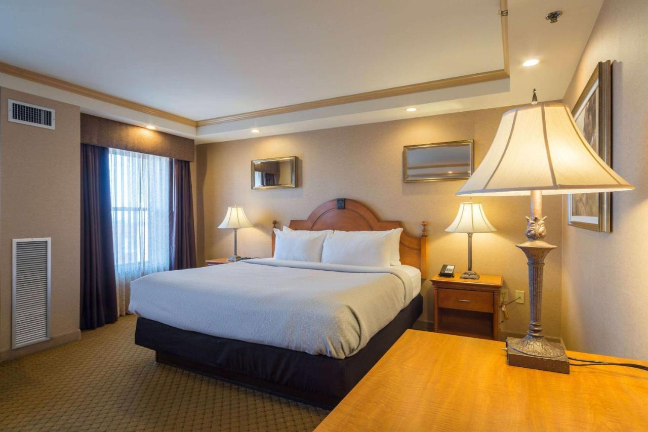 Ambassador Hotel Milwaukee, Trademark Collection By Wyndham Экстерьер фото