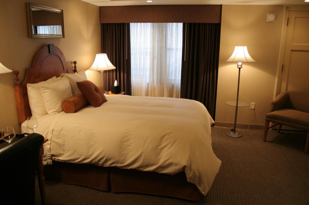 Ambassador Hotel Milwaukee, Trademark Collection By Wyndham Экстерьер фото